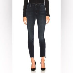 Mother Women’s The Stunner Zip Two Step Fray Skinny Jeans Size 25 Holding Hands